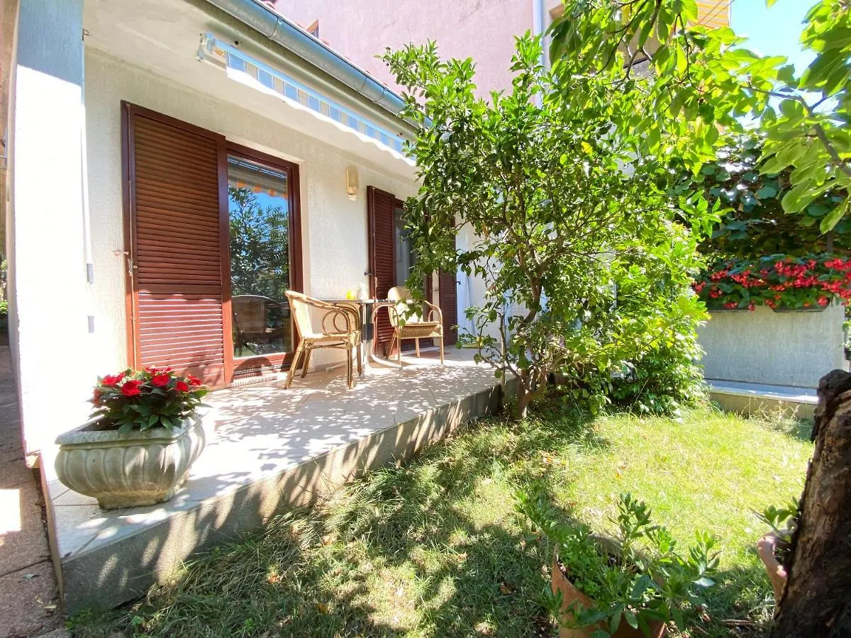 Apartments Vesna Пула 0*,  Хорватия